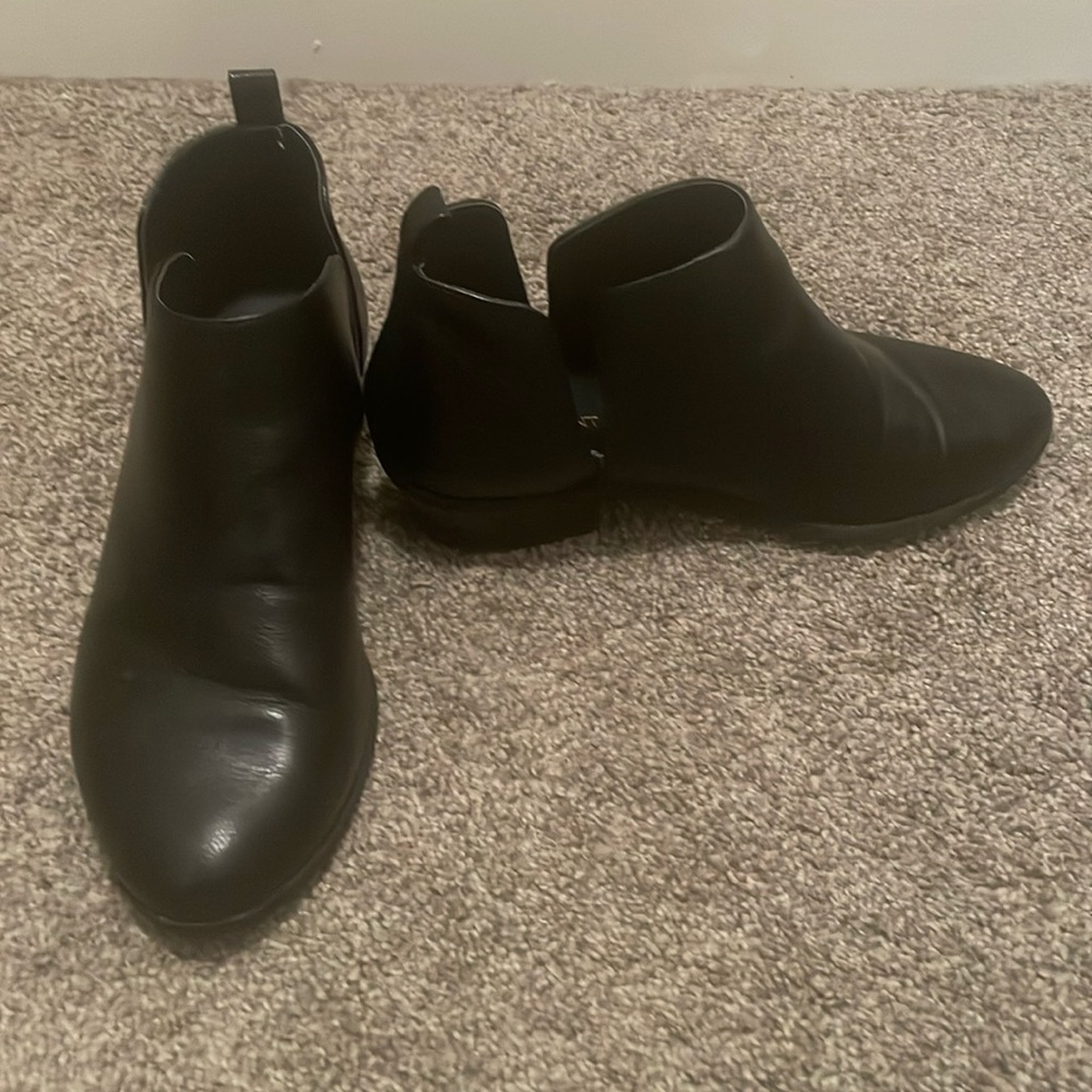 Lane Bryant Black Faux Leather Ankle Bootie Great Condition size 8Wide